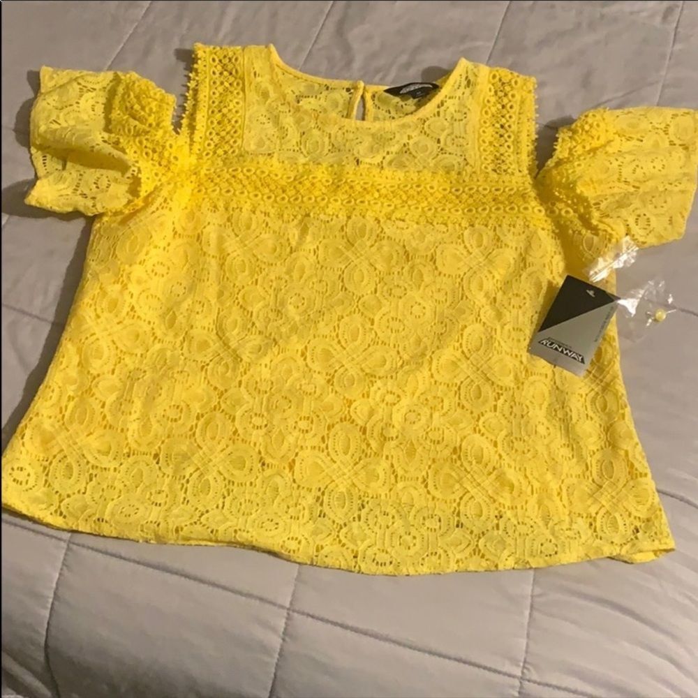 Cold shoulder top